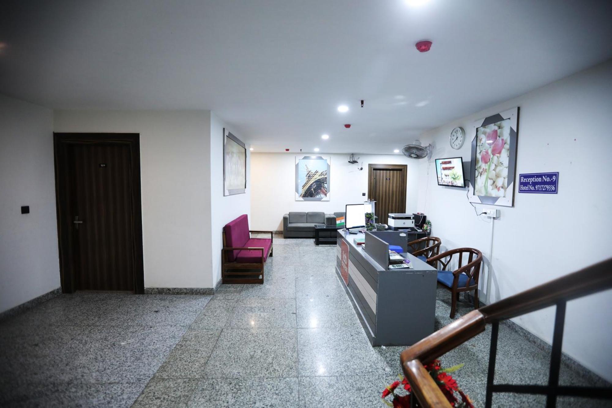 Hotel Noida Grand Sec 58 Экстерьер фото
