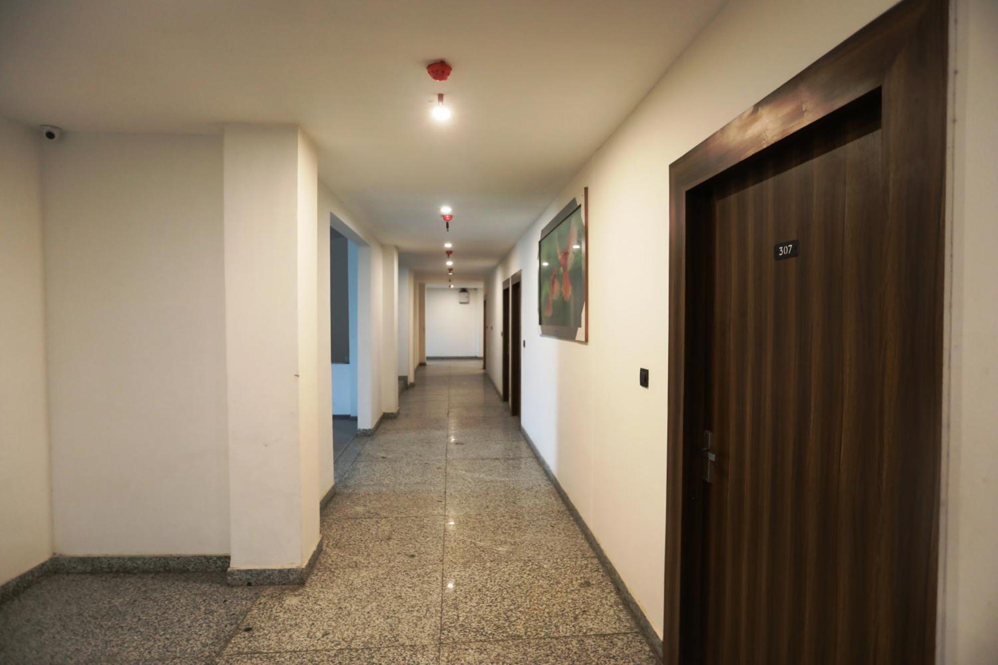 Hotel Noida Grand Sec 58 Экстерьер фото