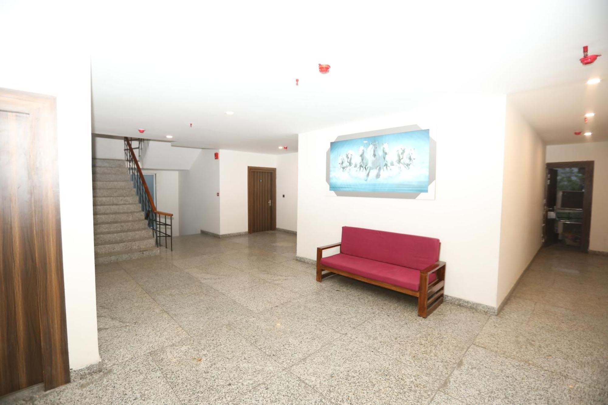 Hotel Noida Grand Sec 58 Экстерьер фото